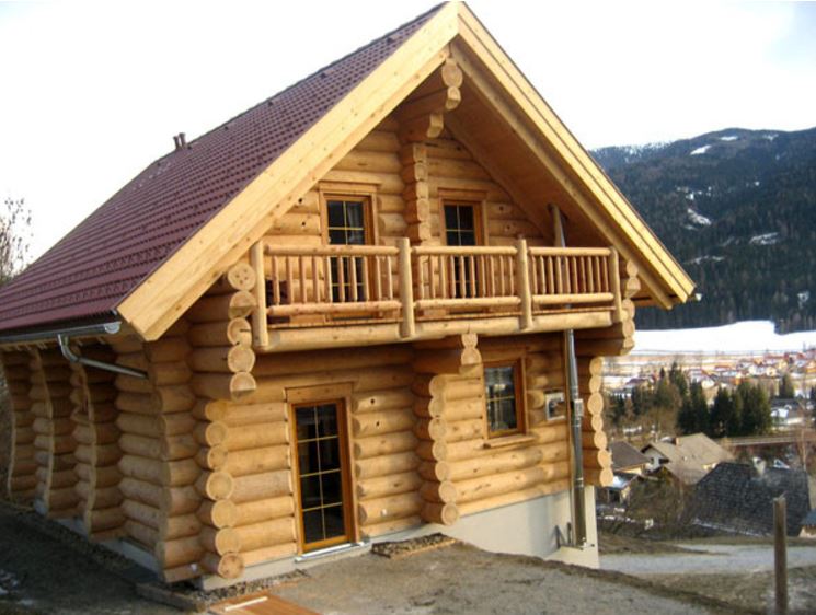 kanadensiskt-rundtimmer-hus